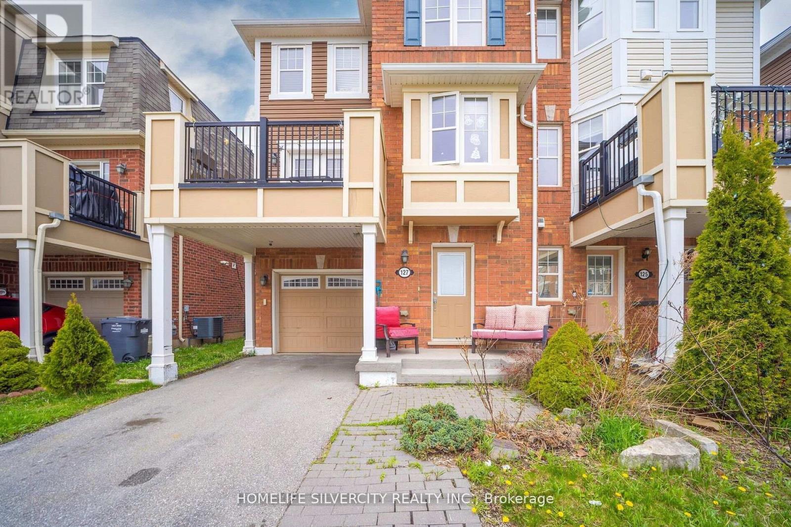 127 Bleasdale Avenue Property Photo 1