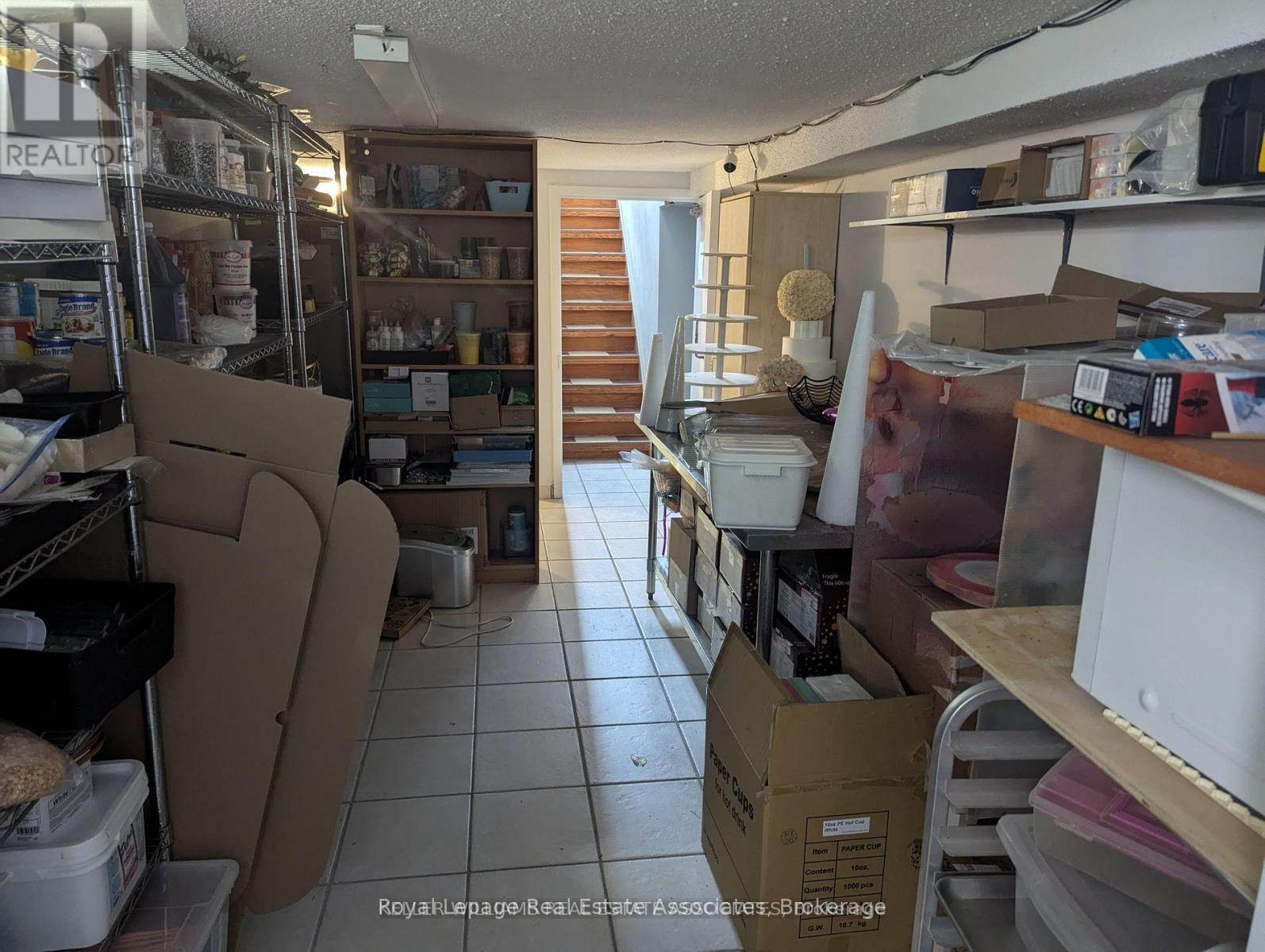 233 Lakeshore Road E Property Photo 6