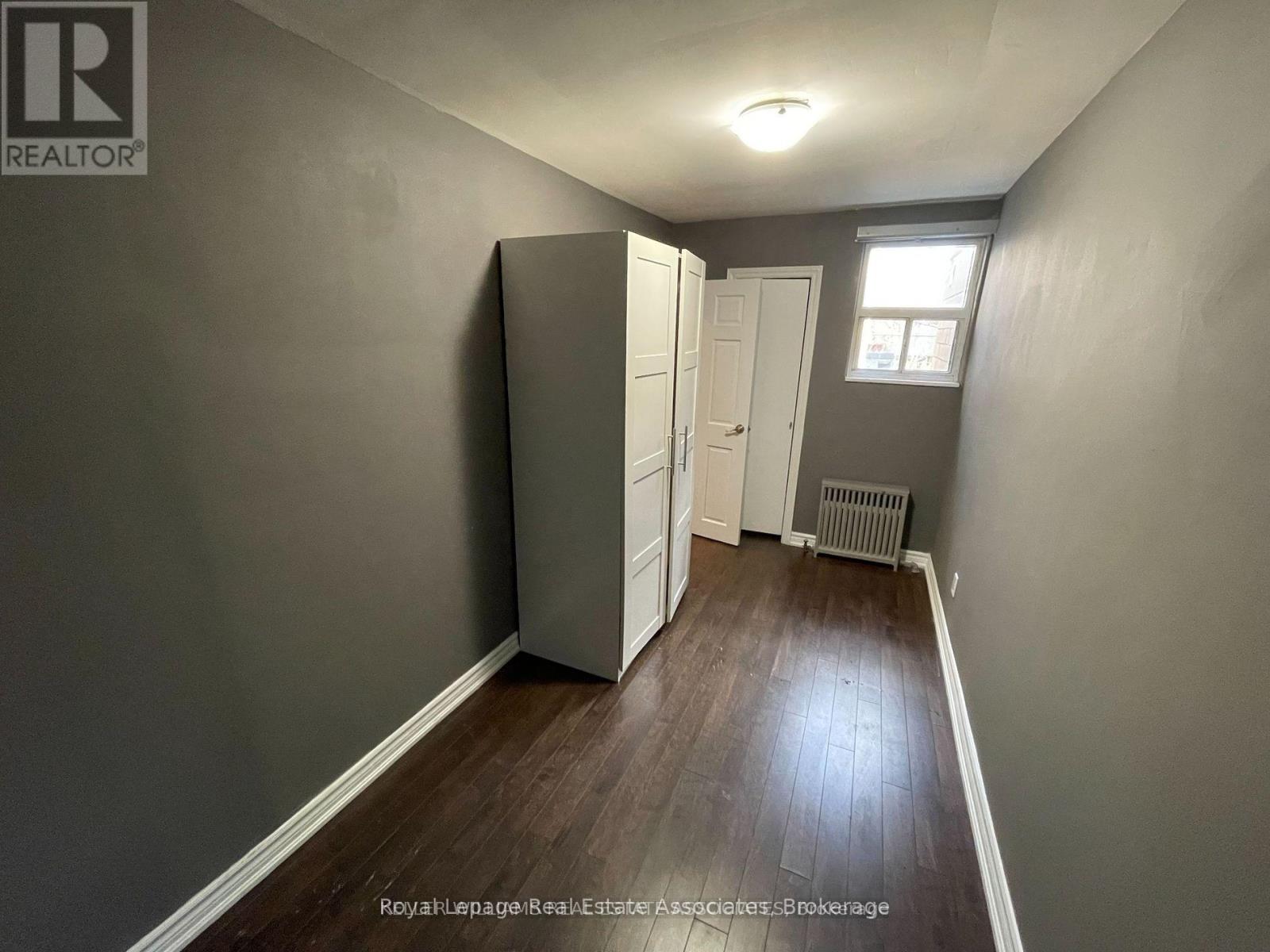 233 Lakeshore Road E Property Photo 17