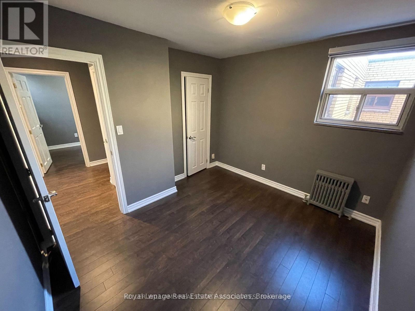 233 Lakeshore Road E Property Photo 18