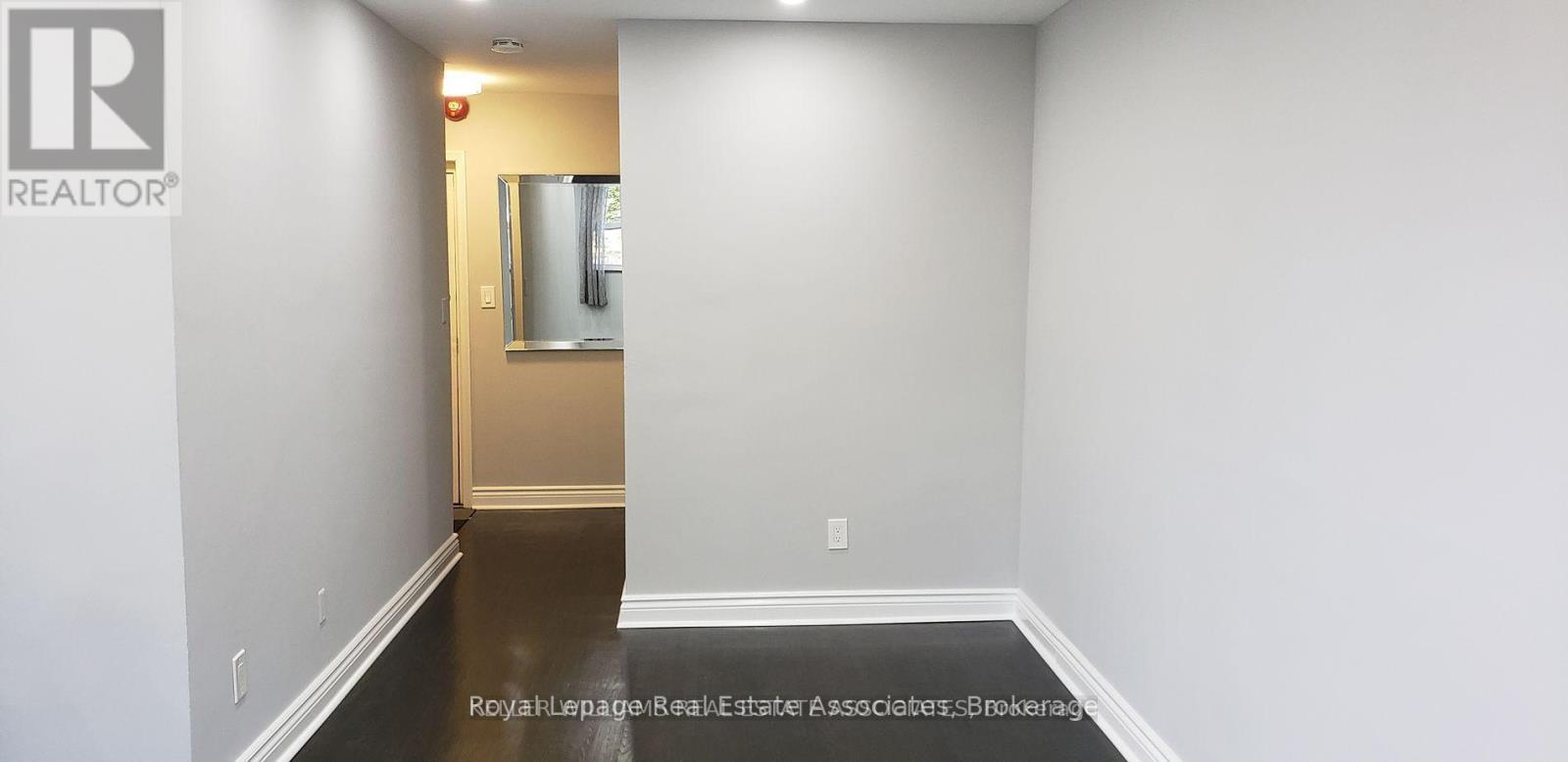 233 Lakeshore Road E Property Photo 28