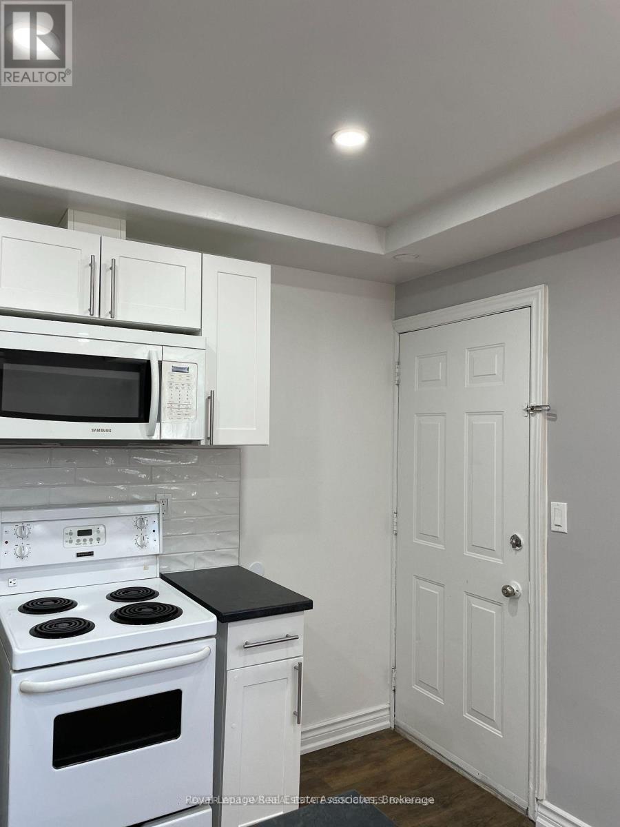 233 Lakeshore Road E Property Photo 32