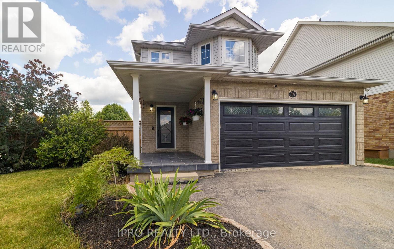 39 Beardmore Crescent Property Photo 1