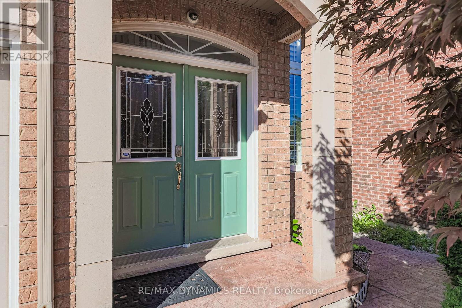 2381 Grand Oak Trail Property Photo 2