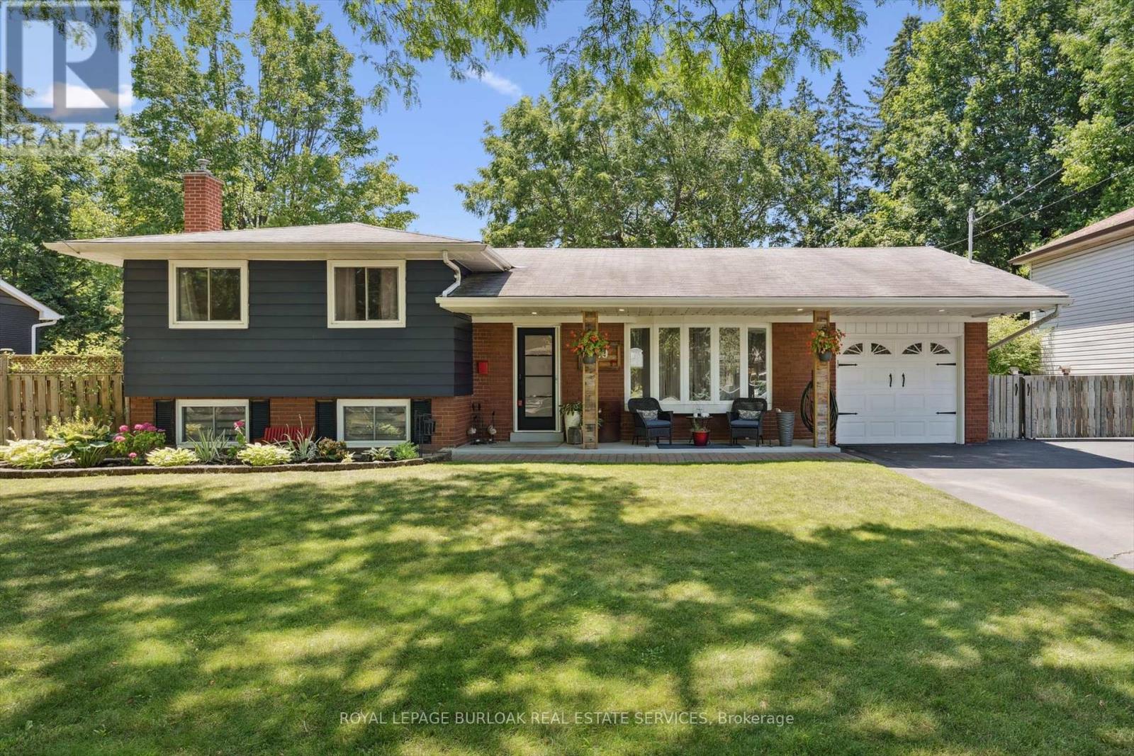 1059 Marley Crescent Property Photo 1