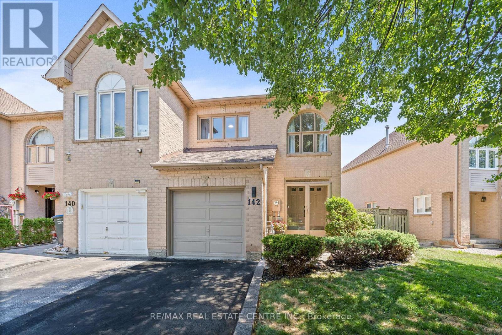 142 Richwood Crescent Property Photo 1