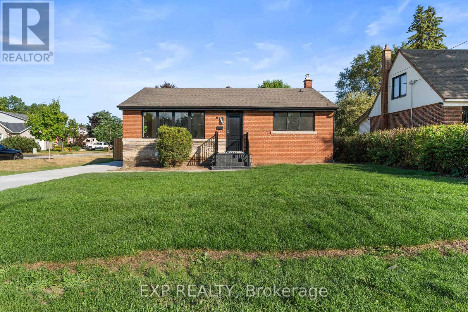 686 Wickens Avenue Property Photo 1