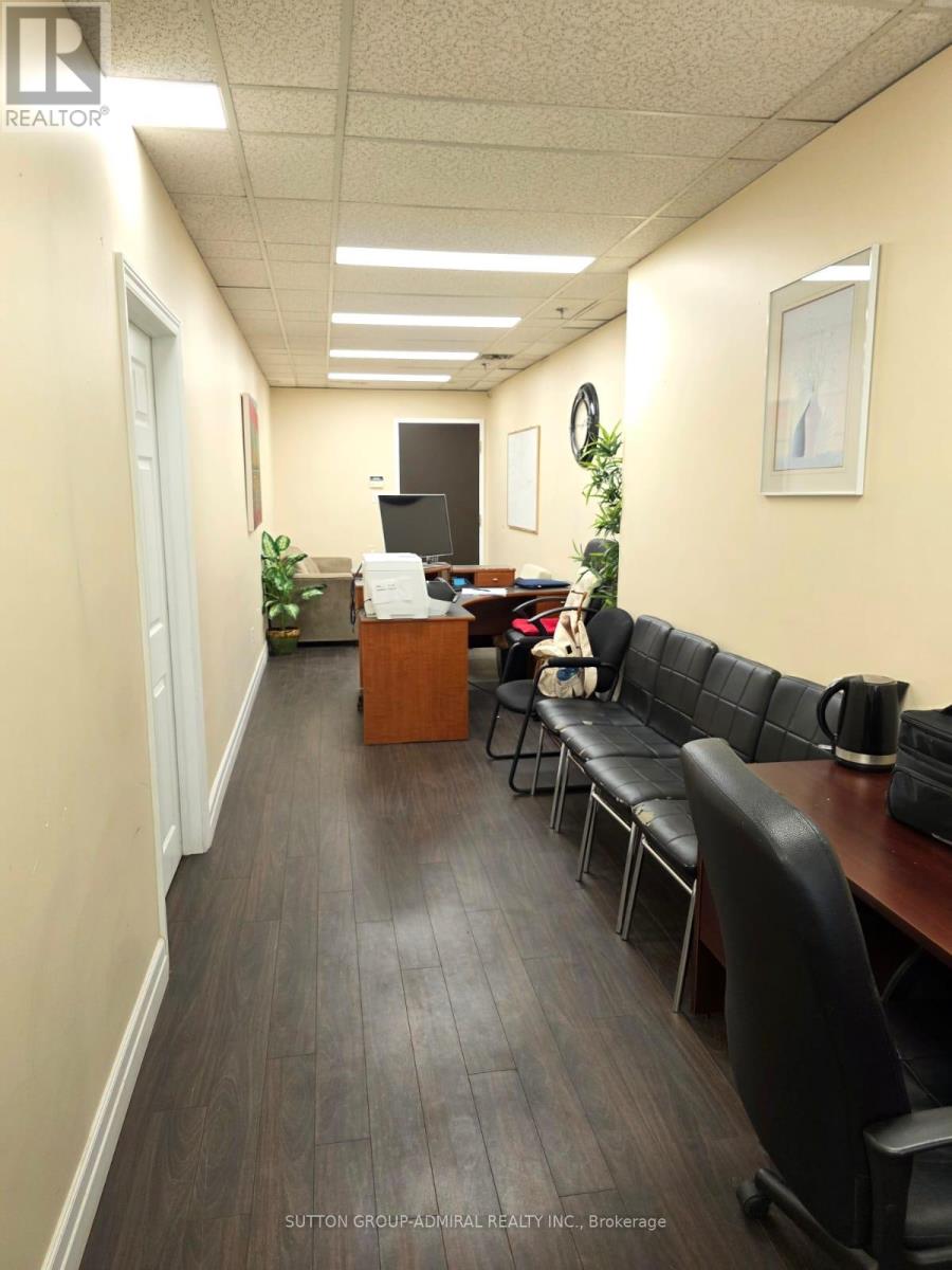 201 - 1001 Finch Avenue W Property Photo 2