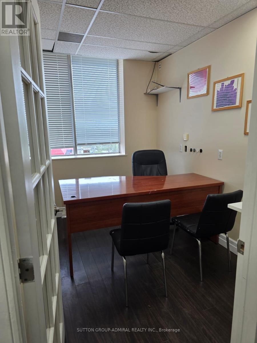 201 - 1001 Finch Avenue W Property Photo 5