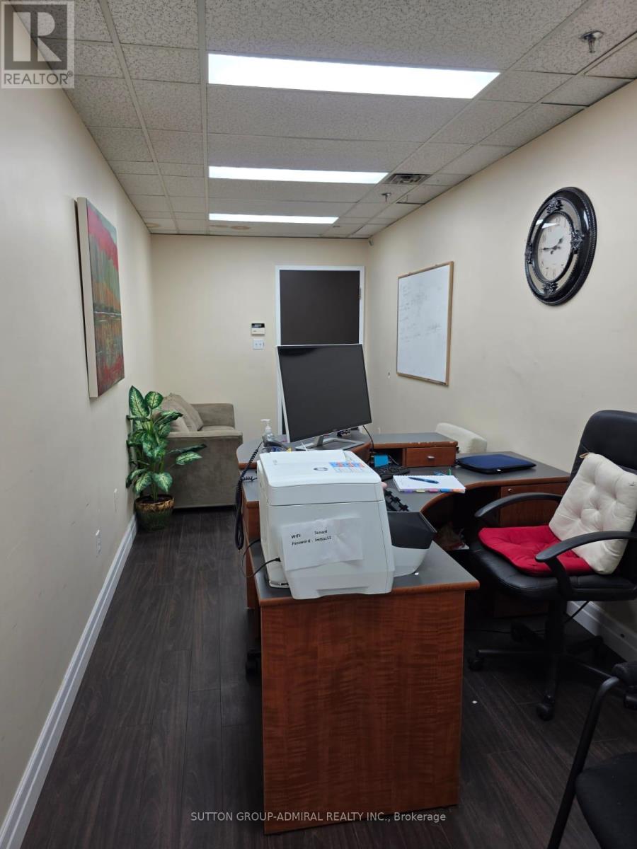 201 - 1001 Finch Avenue W Property Photo 6