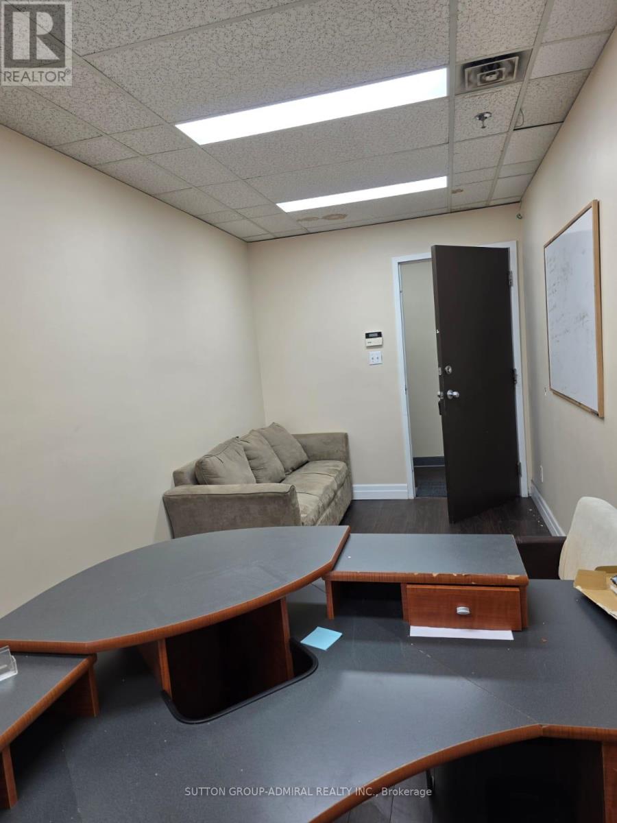 201 - 1001 Finch Avenue W Property Photo 8