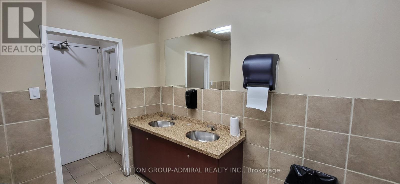 201 - 1001 Finch Avenue W Property Photo 14