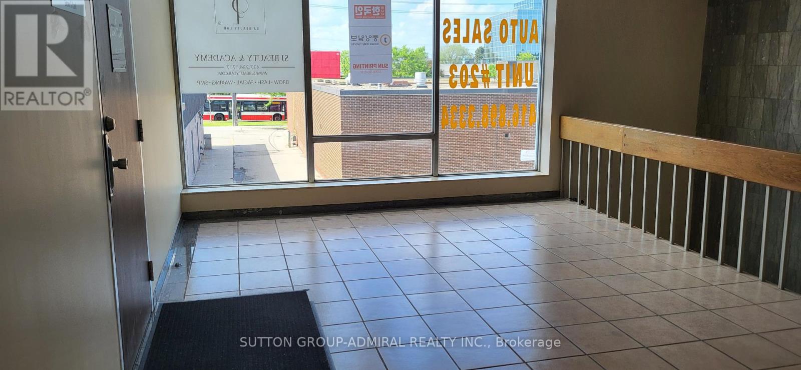 201 - 1001 Finch Avenue W Property Photo 16