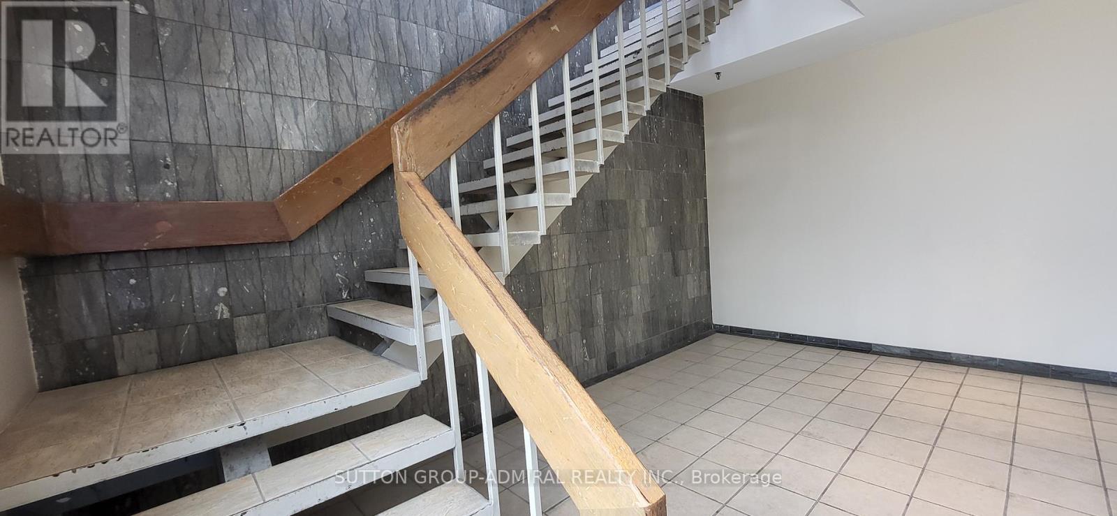 201 - 1001 Finch Avenue W Property Photo 21