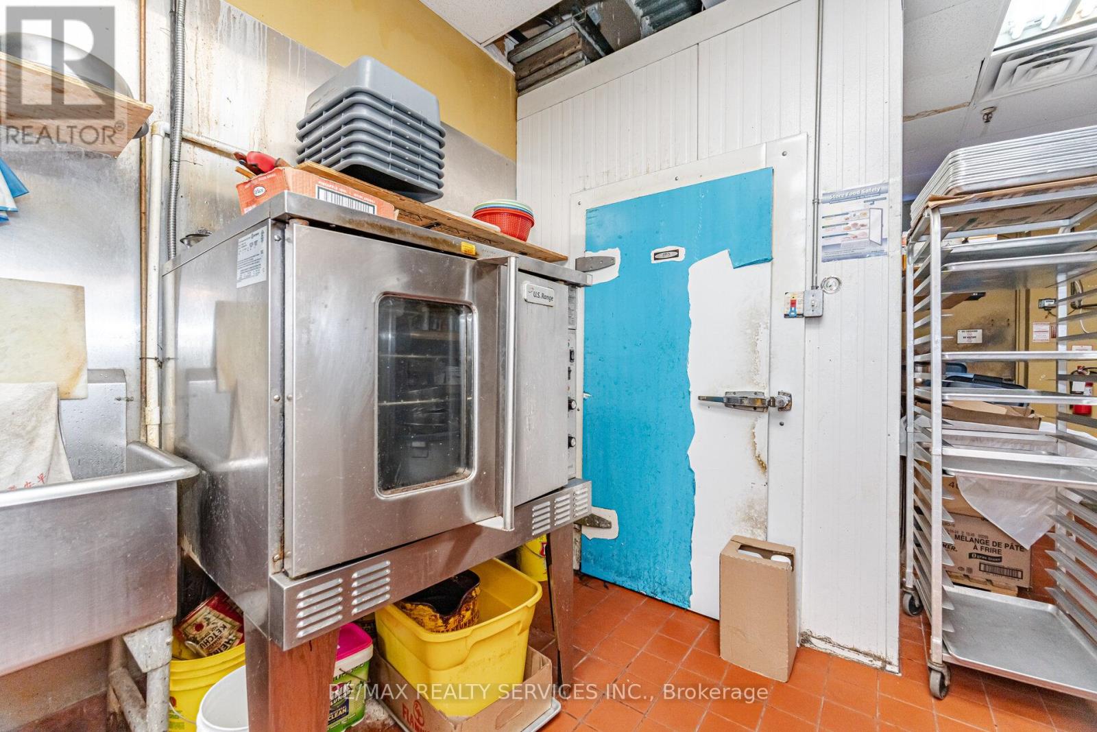 8a - 180 Sandalwood Parkway E Property Photo 16