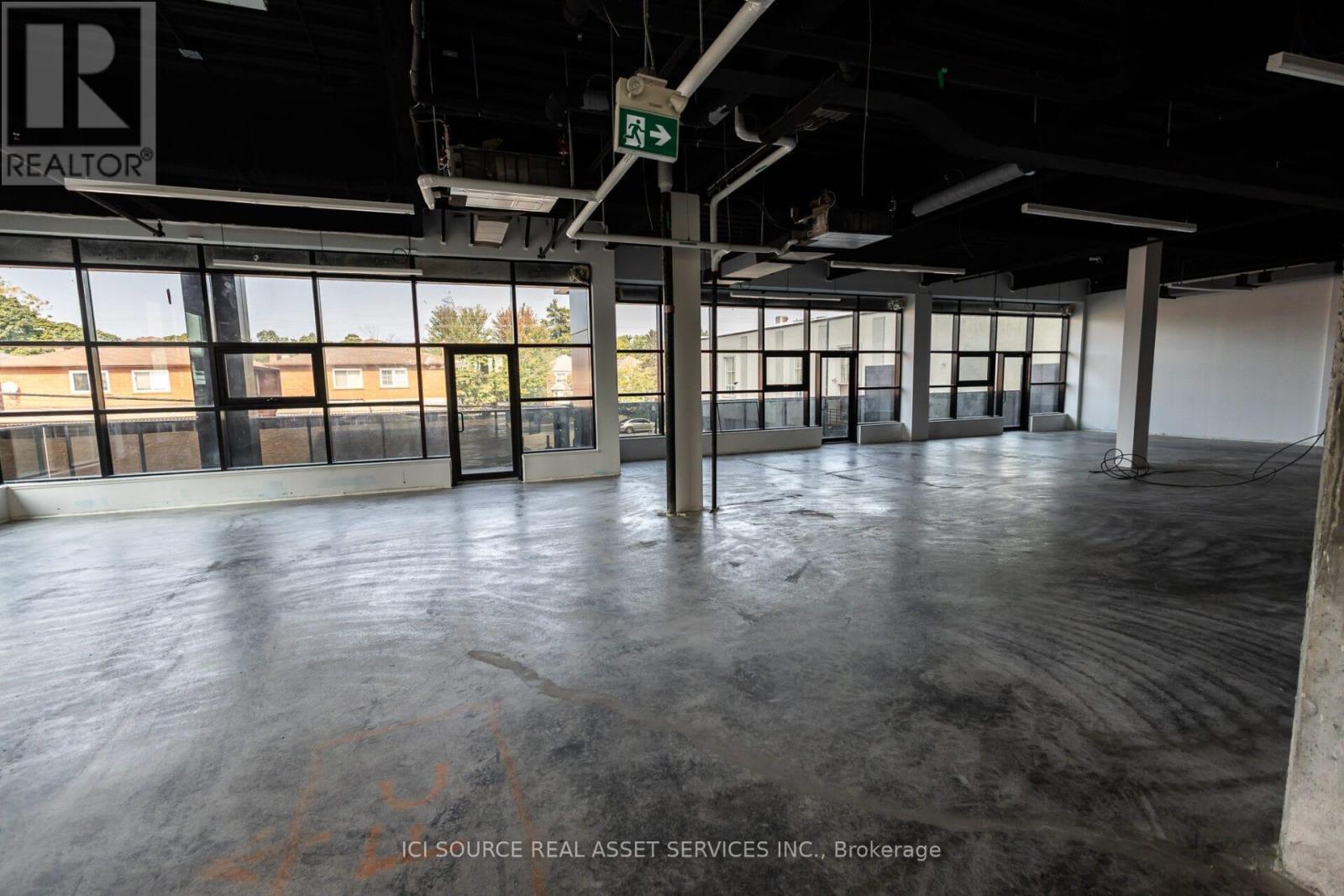 205 - 300 Geary Avenue Property Photo 3