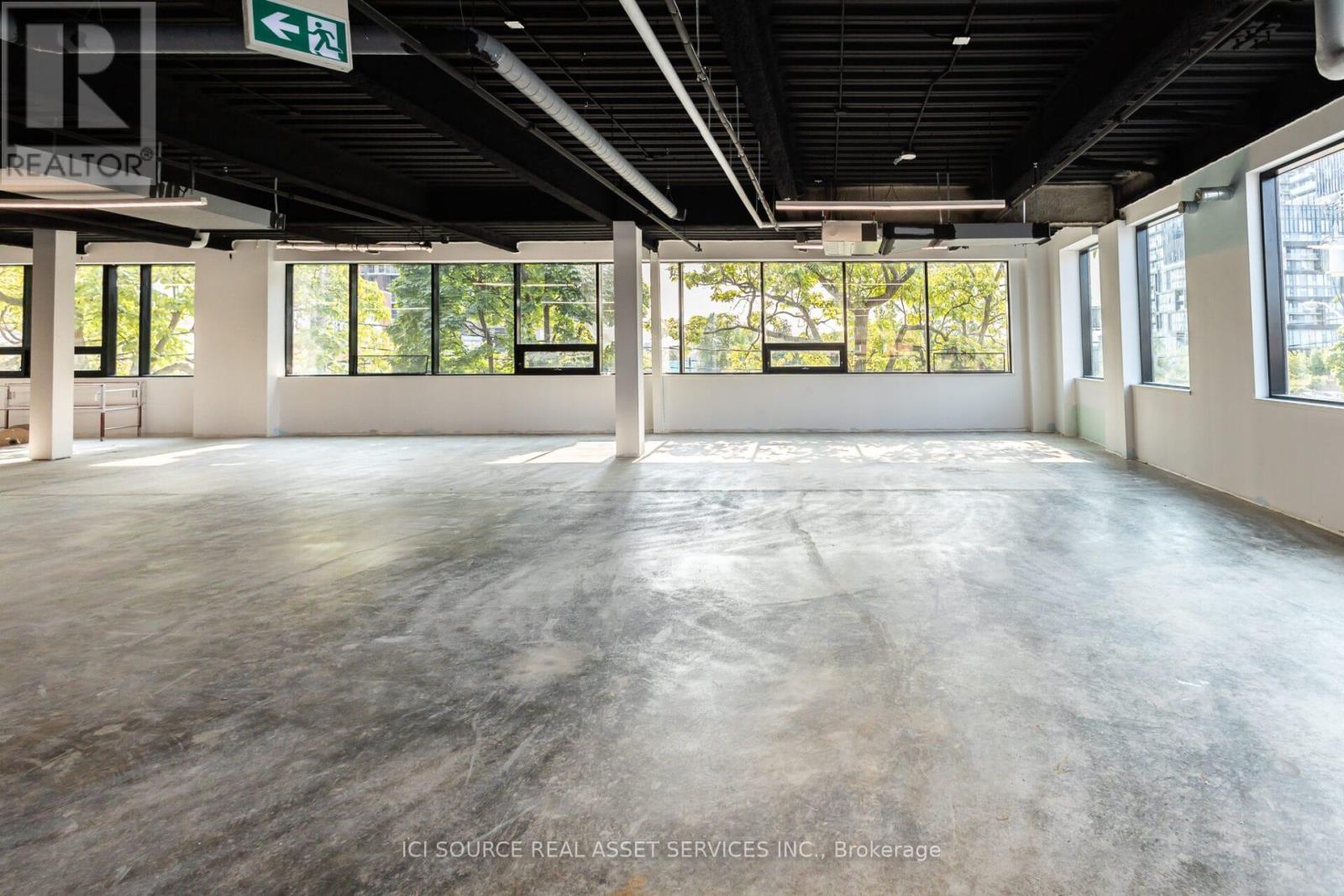 205 - 300 Geary Avenue Property Photo 6