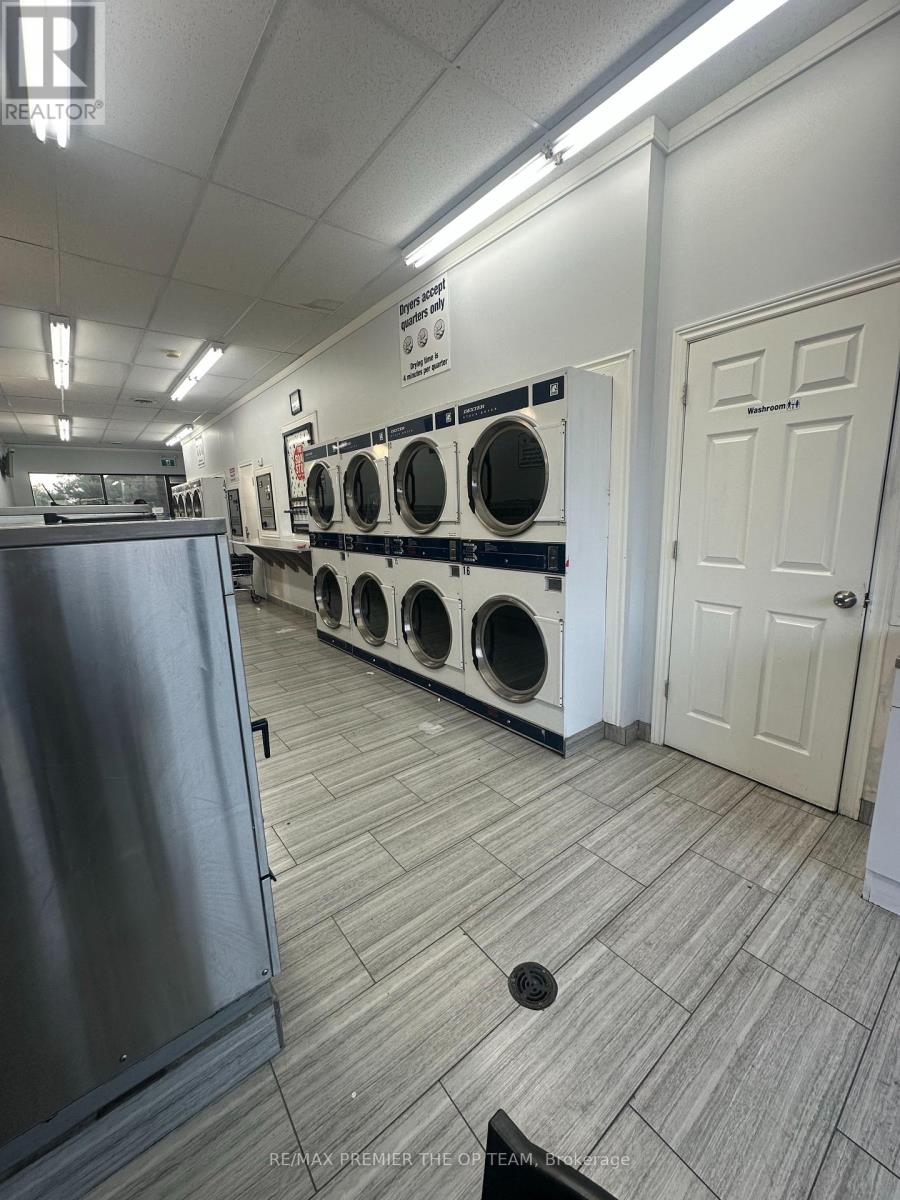 2730 Jane Street Property Photo 4