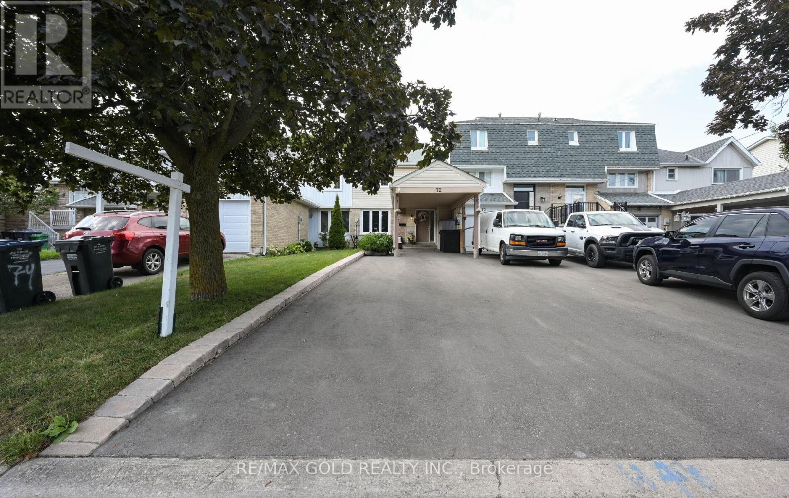 72 Courtleigh Square Property Photo 1