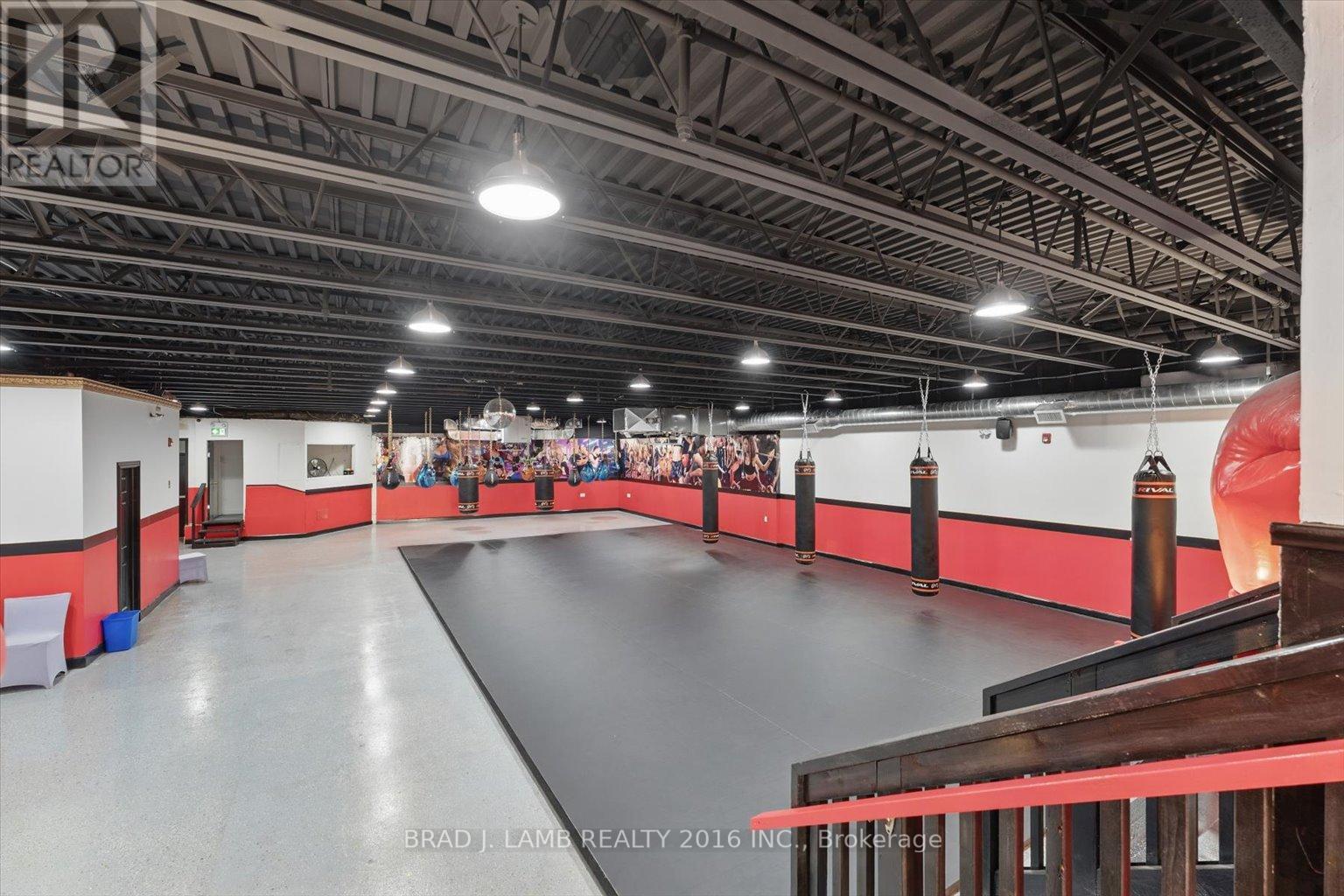 2261 Dundas Street W Property Photo 4