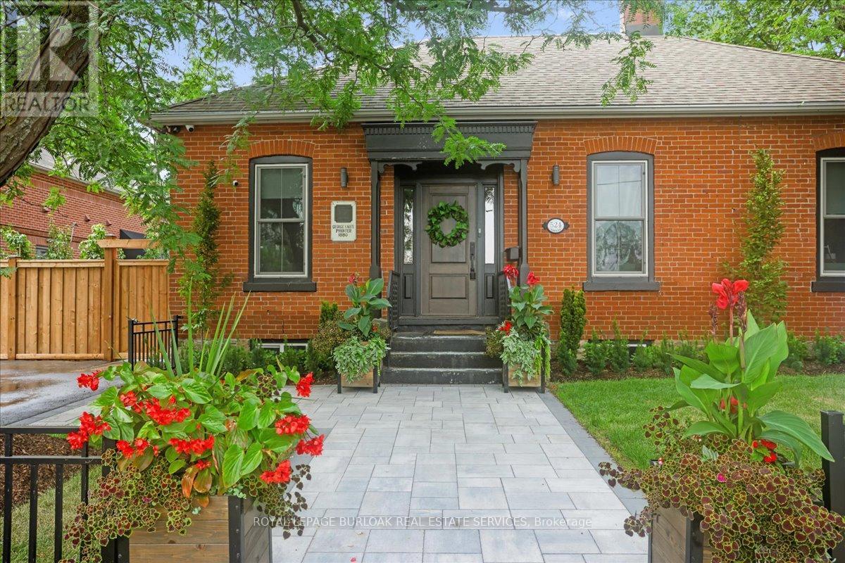 524 Locust Street Property Photo 4