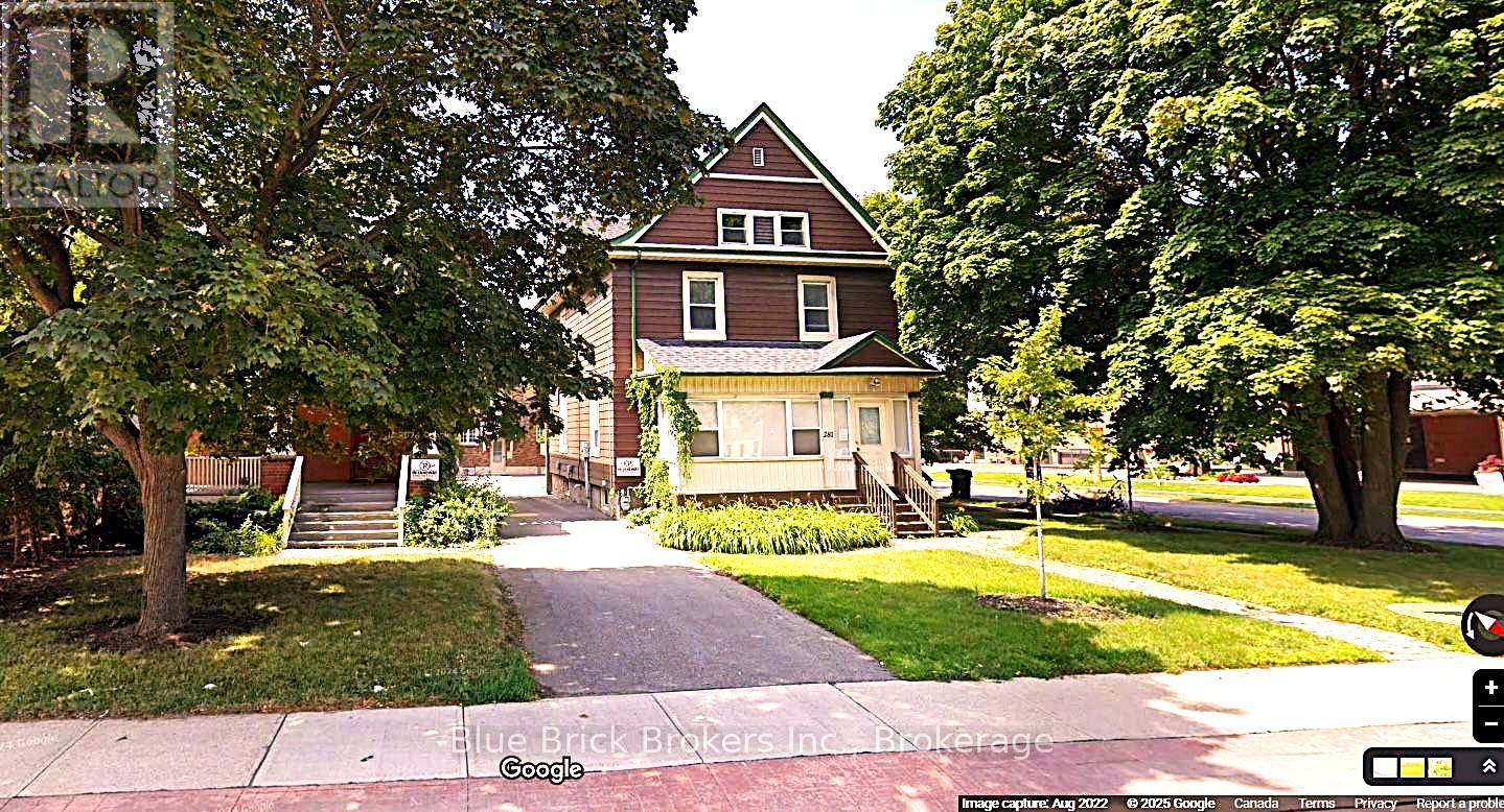 281 Main Street N Property Photo 2