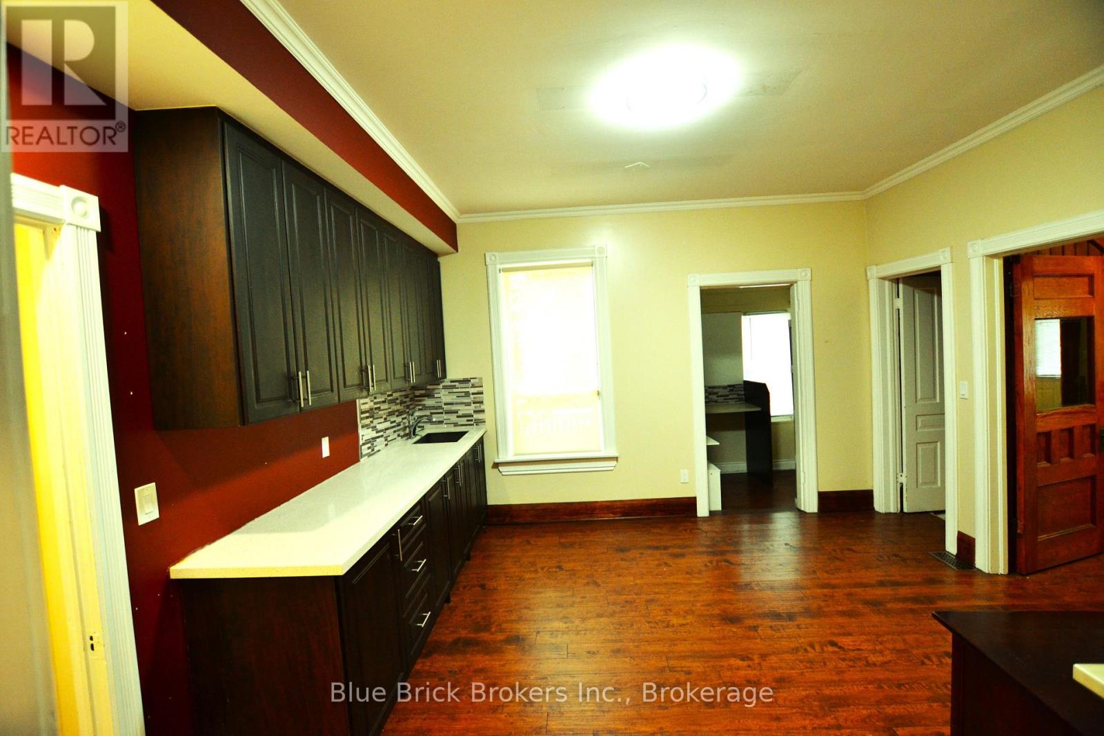 281 Main Street N Property Photo 8