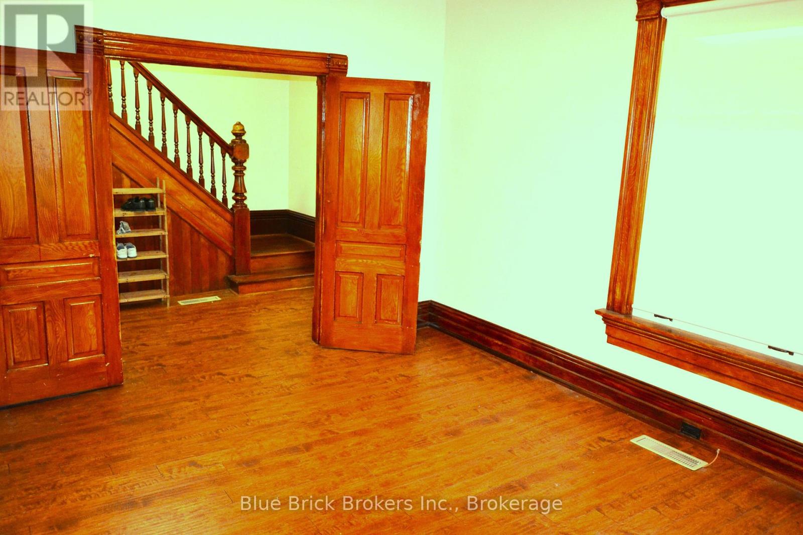 281 Main Street N Property Photo 13