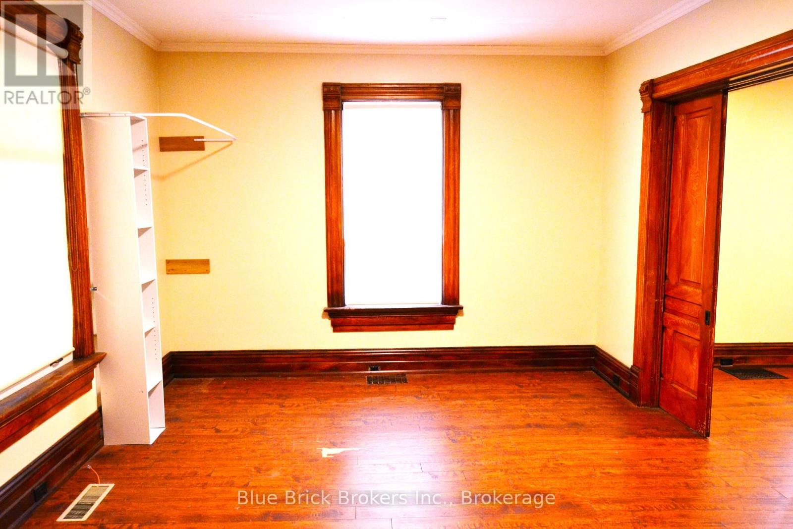 281 Main Street N Property Photo 14
