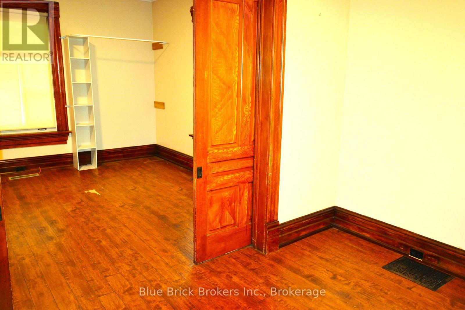 281 Main Street N Property Photo 16