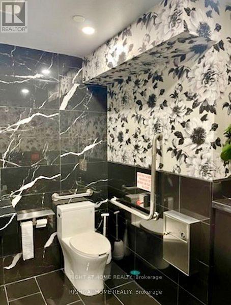 106 - 38 Via Bagnato Property Photo 14