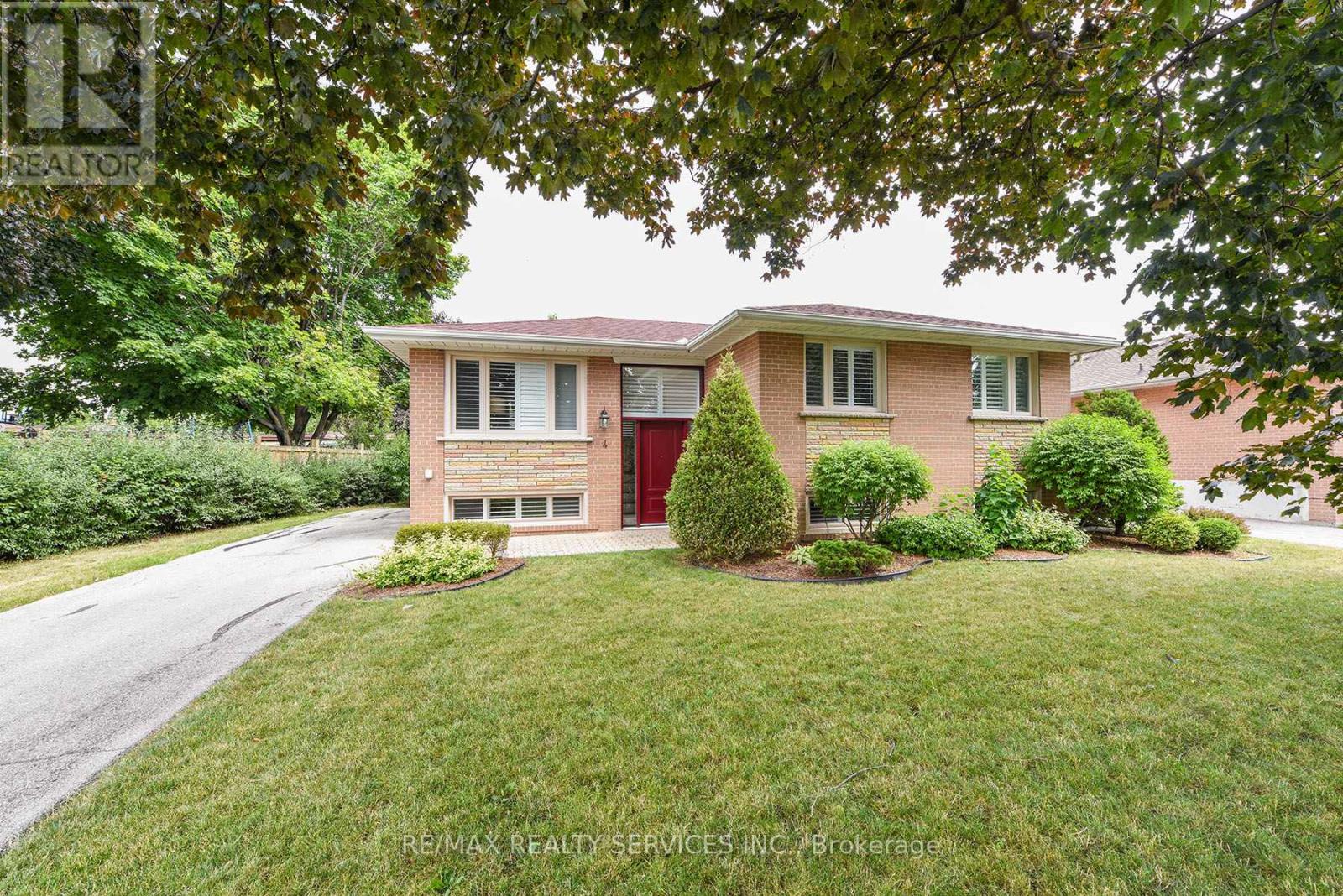 4 Ridgetop Avenue Property Photo 1