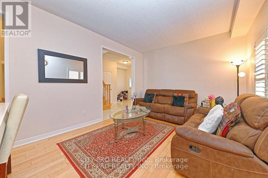 7302 Rosehurst Drive Property Photo 7