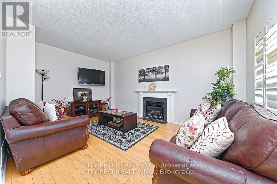 7302 Rosehurst Drive Property Photo 19