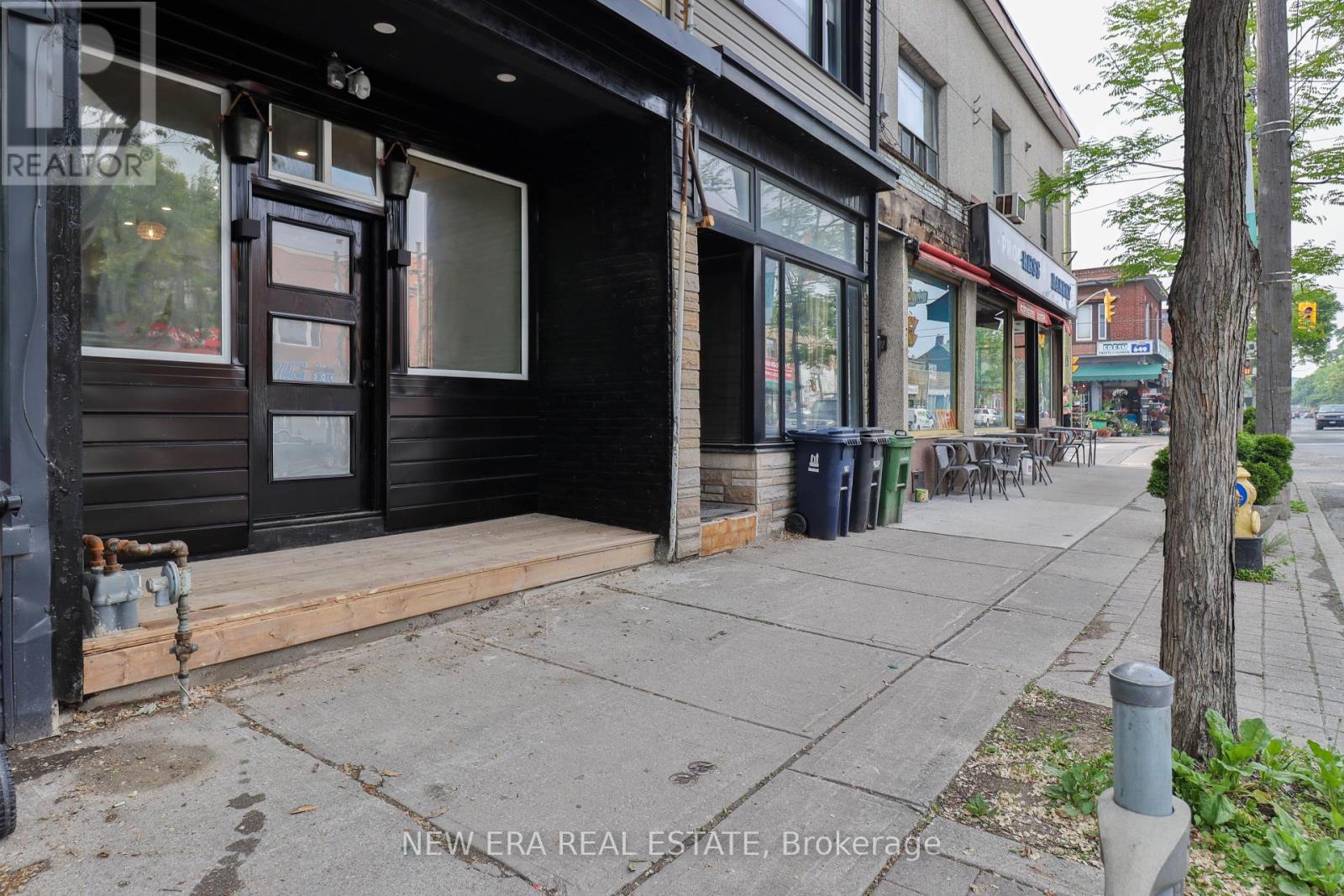 990 Dovercourt Road Property Photo 1