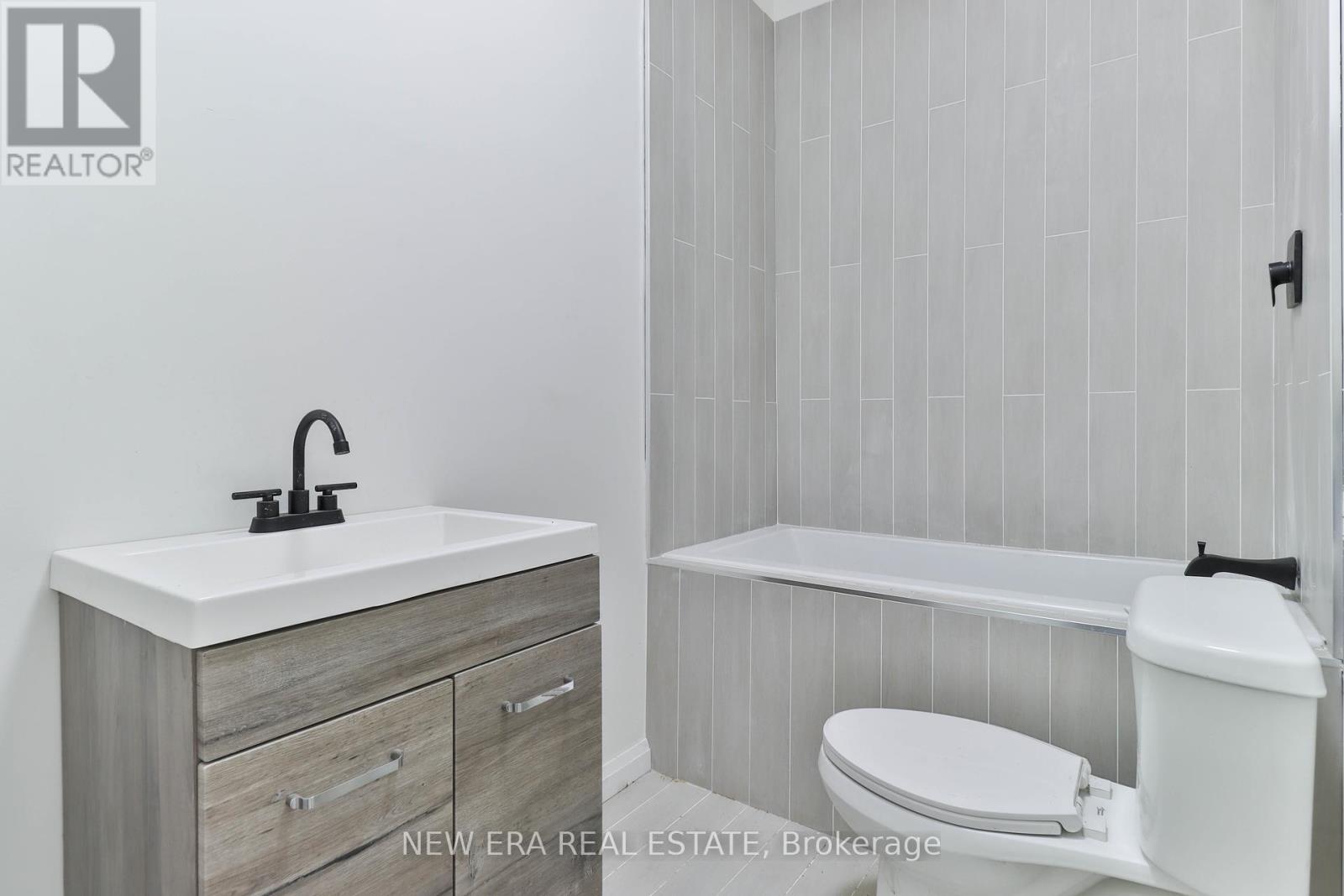 990 Dovercourt Road Property Photo 5