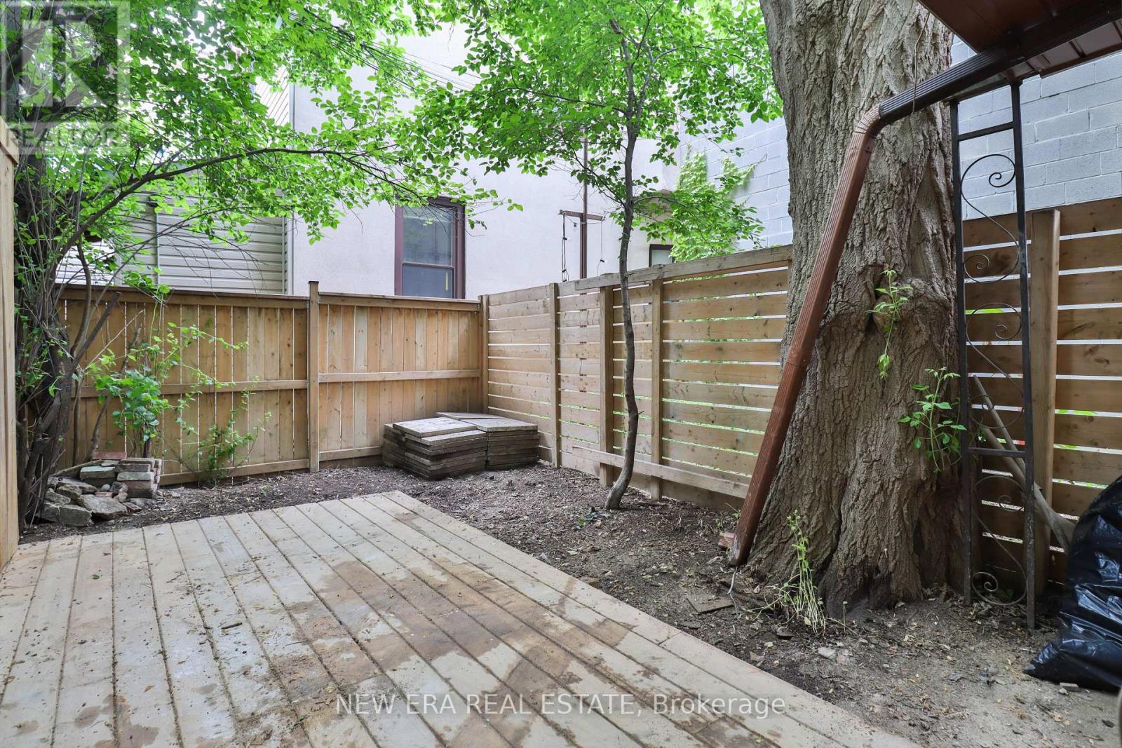 990 Dovercourt Road Property Photo 30