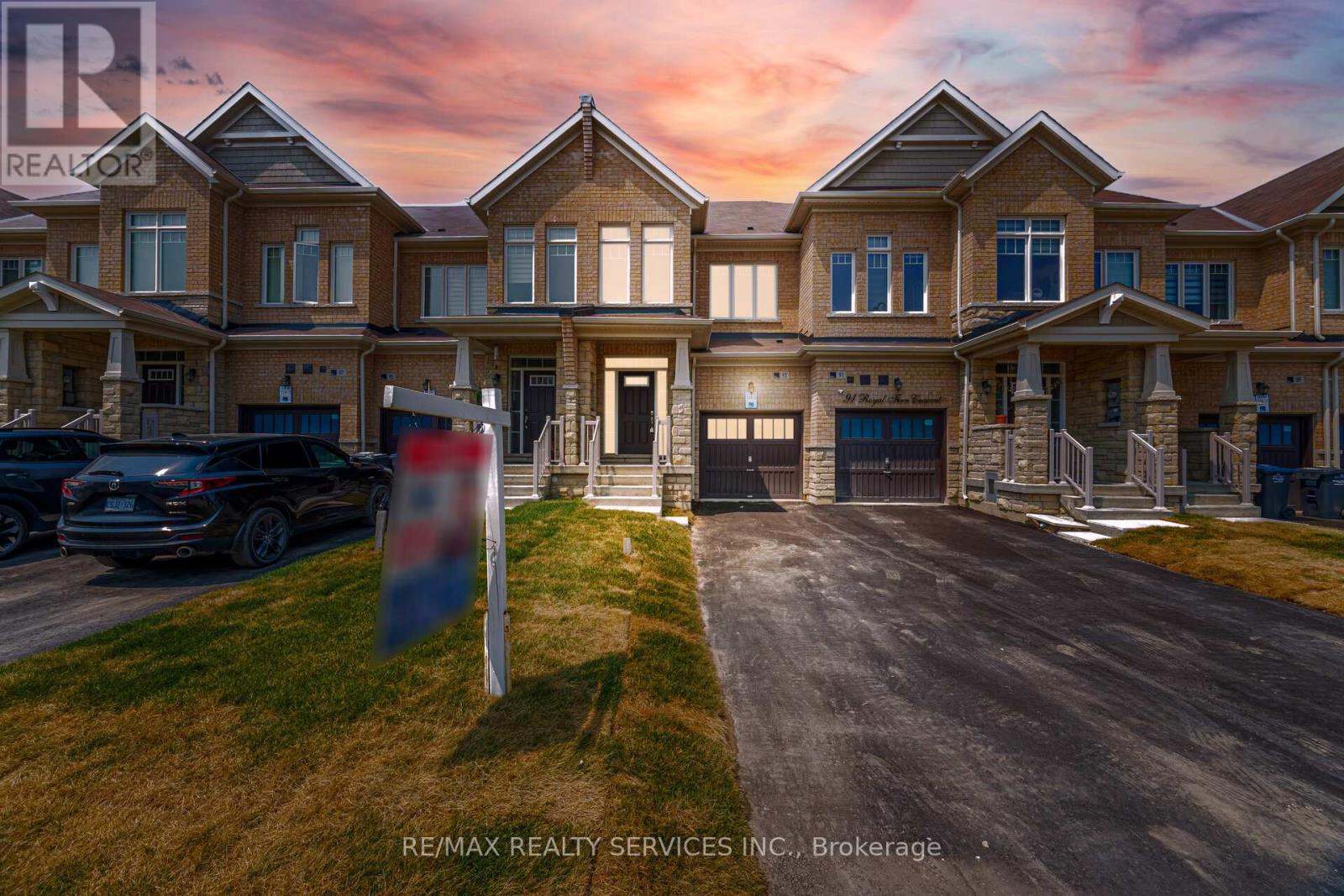 93 Royal Fern Crescent Property Photo 1