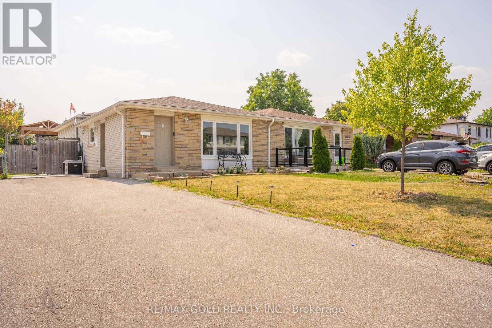 51 Davenport Crescent Property Photo 1