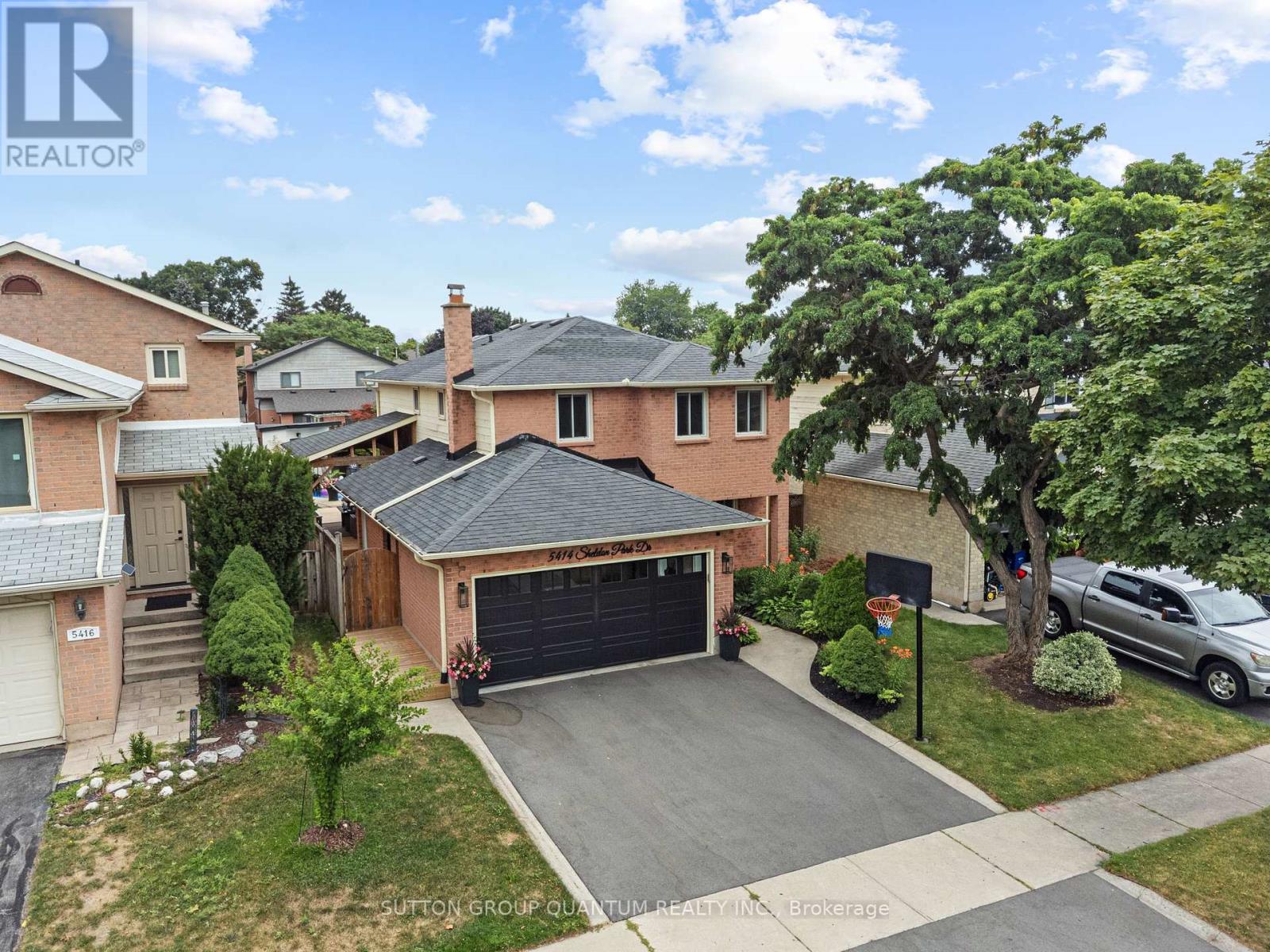 5414 Sheldon Park Drive Property Photo 1