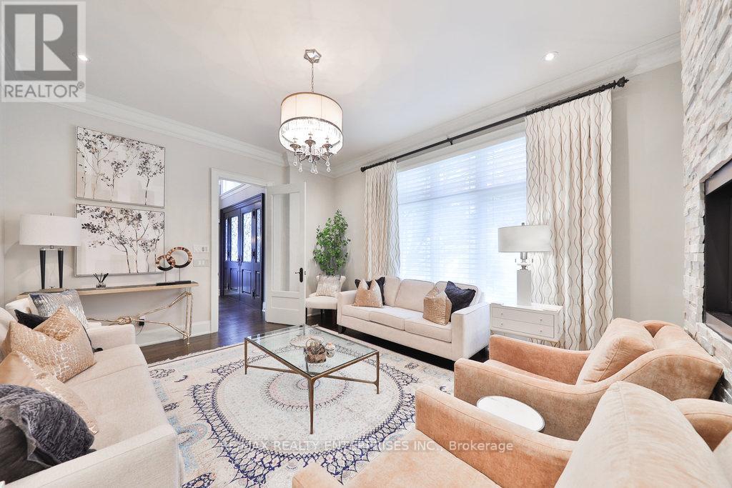 5047 Lakeshore Road Property Photo 9