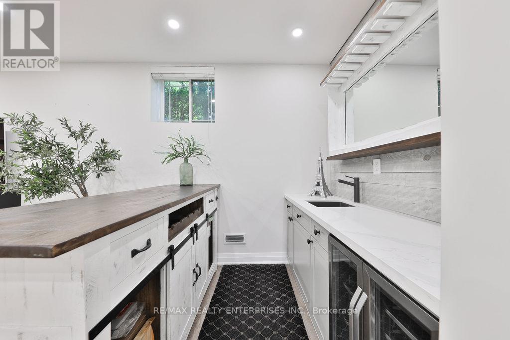 5047 Lakeshore Road Property Photo 36