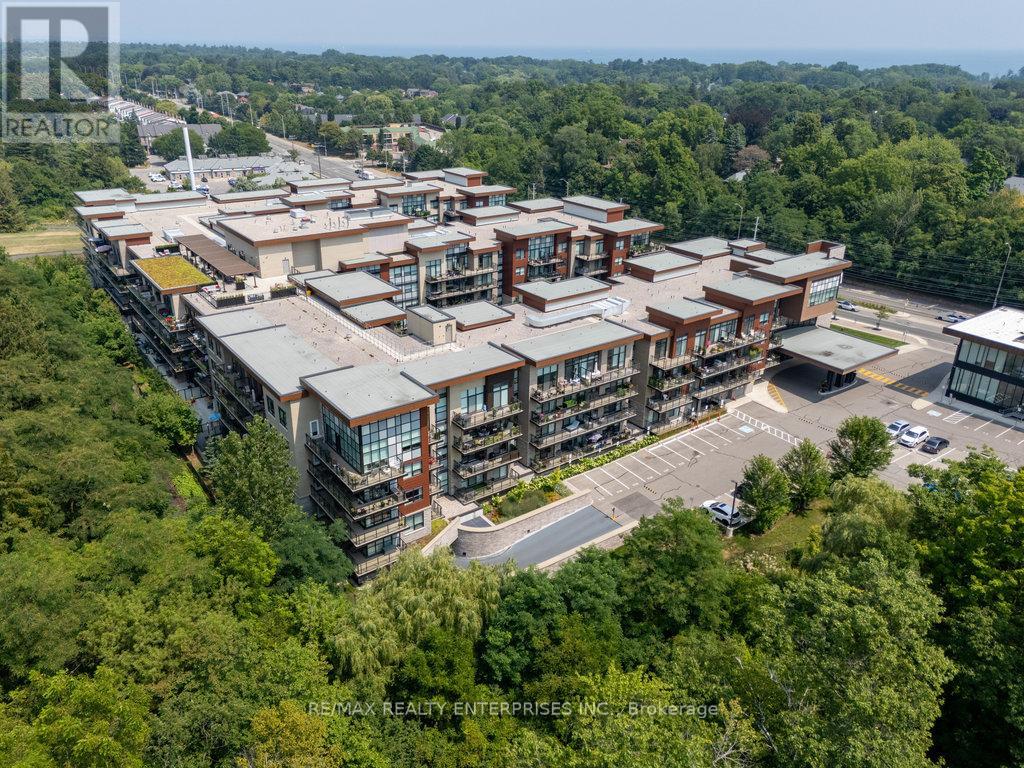 Gr17 - 1575 Lakeshore Road W Property Photo 4