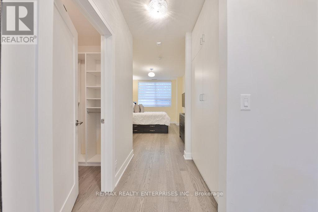 Gr17 - 1575 Lakeshore Road W Property Photo 24