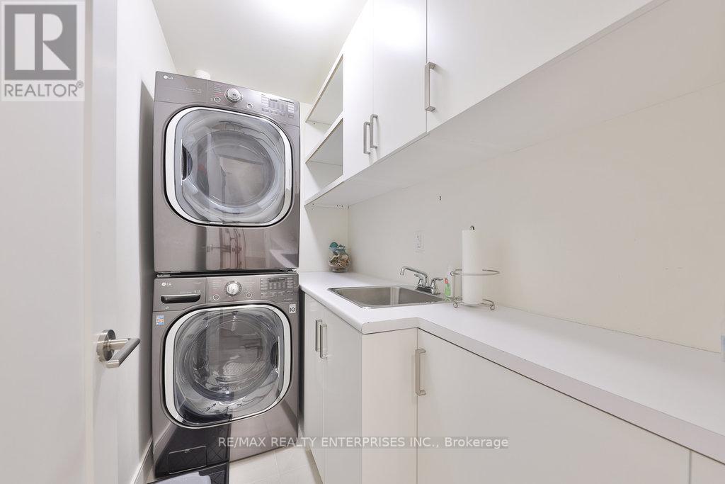 Gr17 - 1575 Lakeshore Road W Property Photo 34