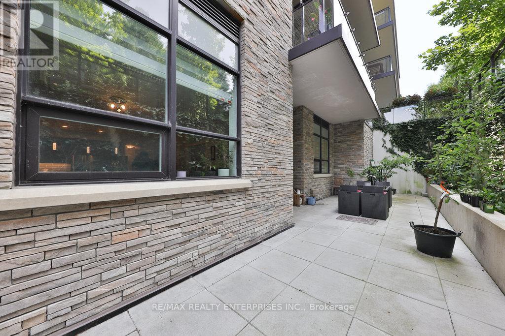 Gr17 - 1575 Lakeshore Road W Property Photo 39