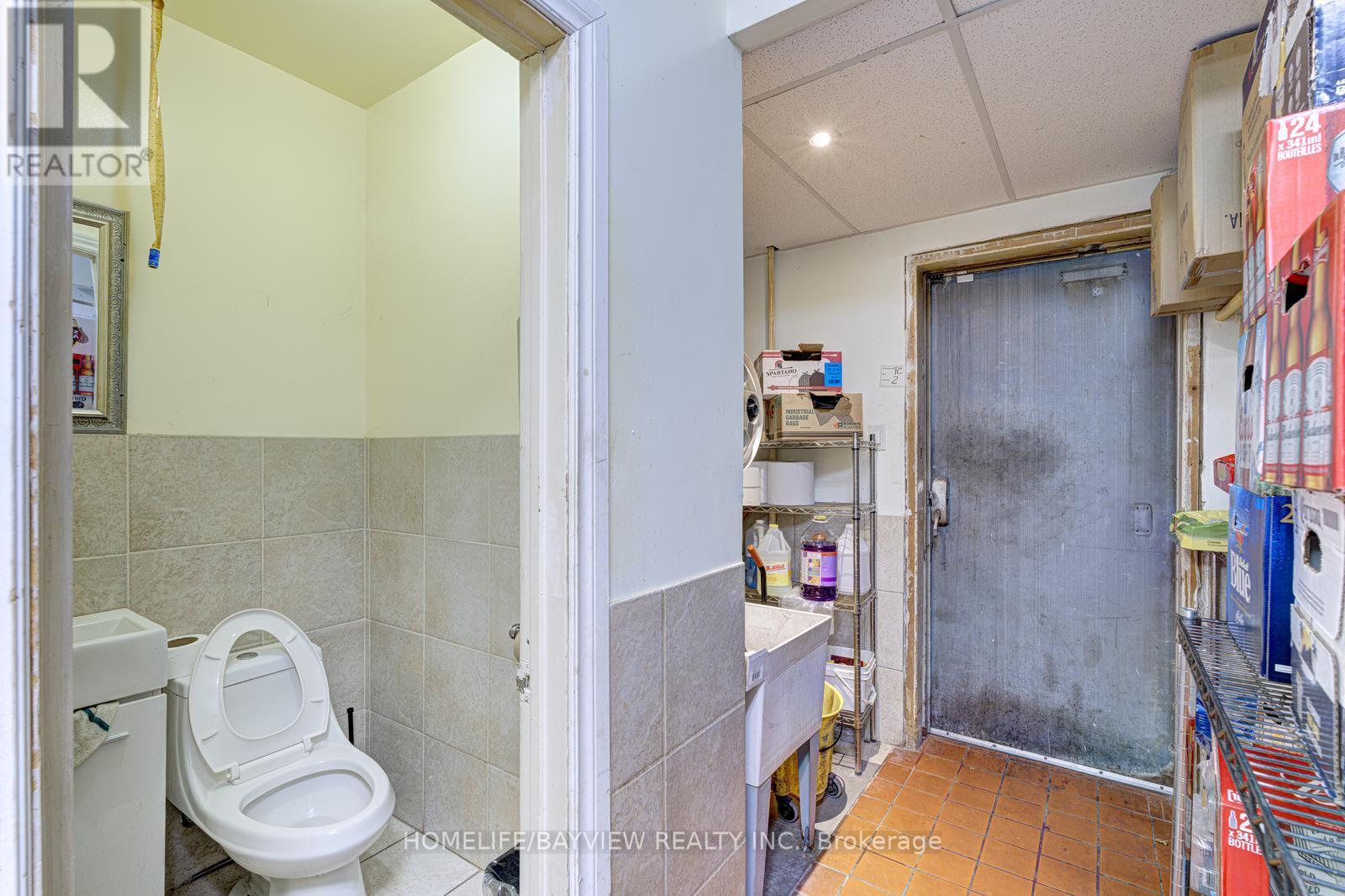 W12353067 Property Photo 23