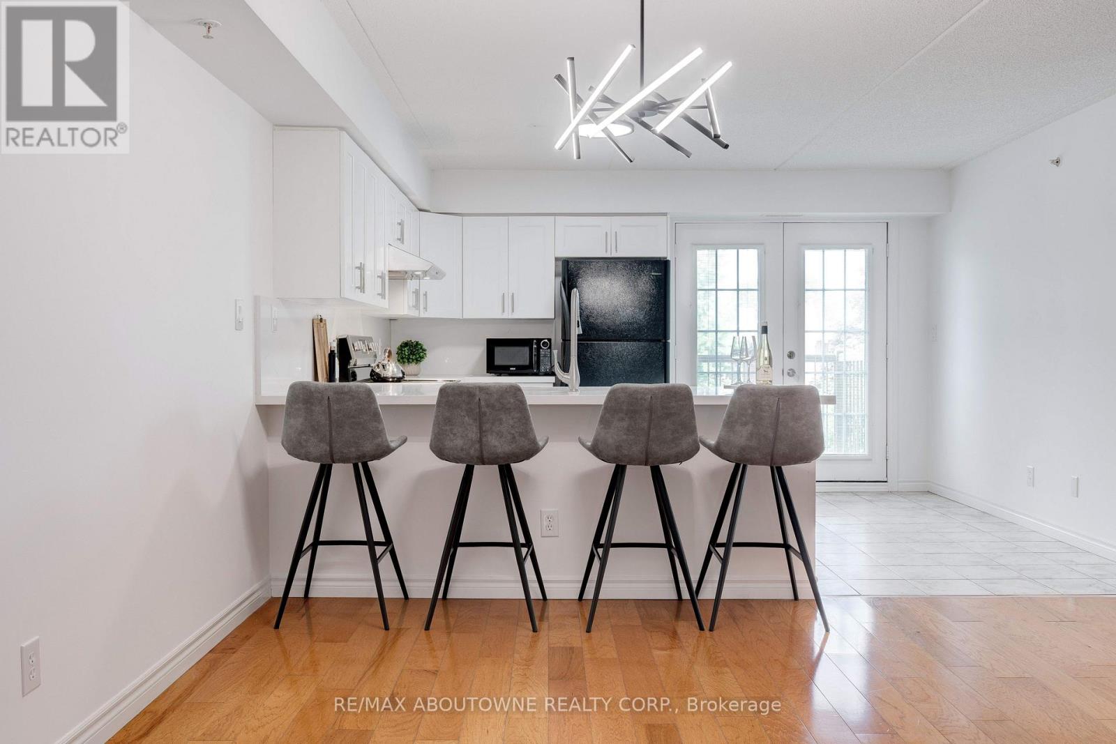 1460 Bishops Gate #212 Property Photo 4