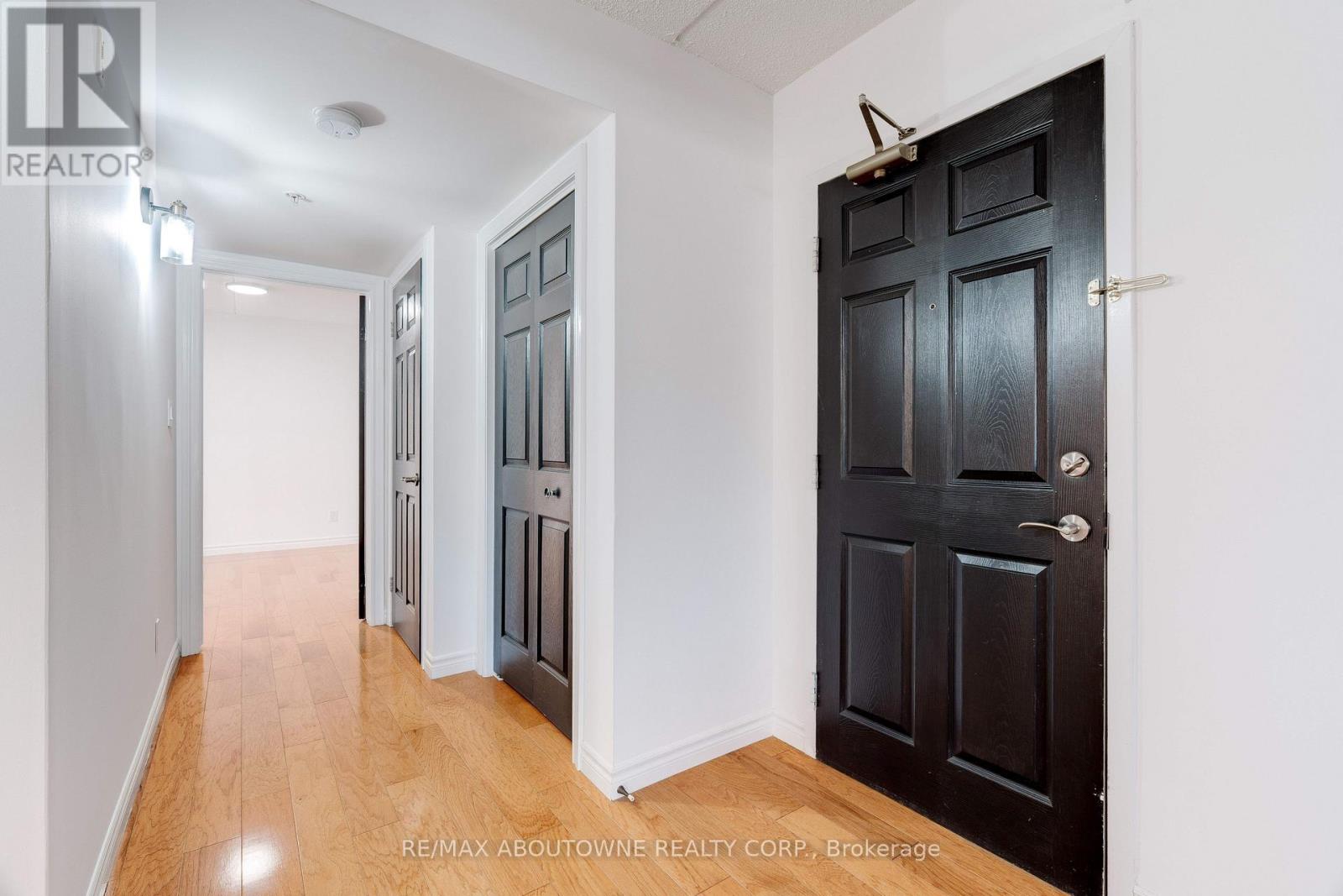 1460 Bishops Gate #212 Property Photo 9