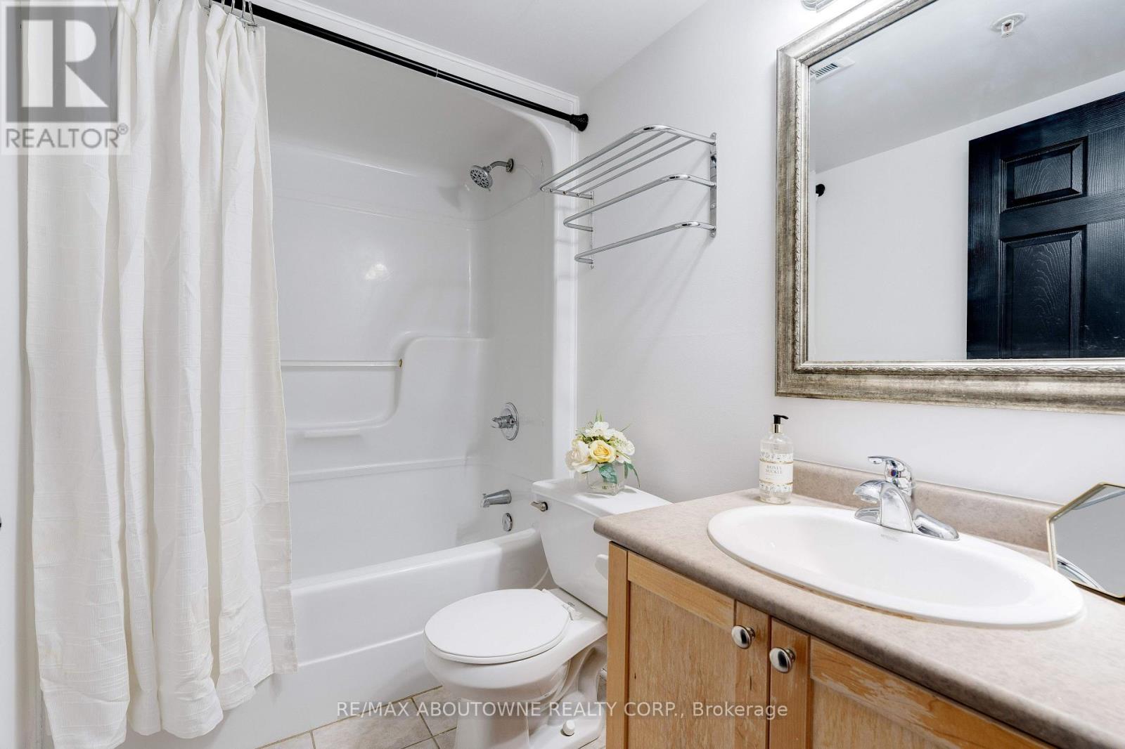 1460 Bishops Gate #212 Property Photo 12